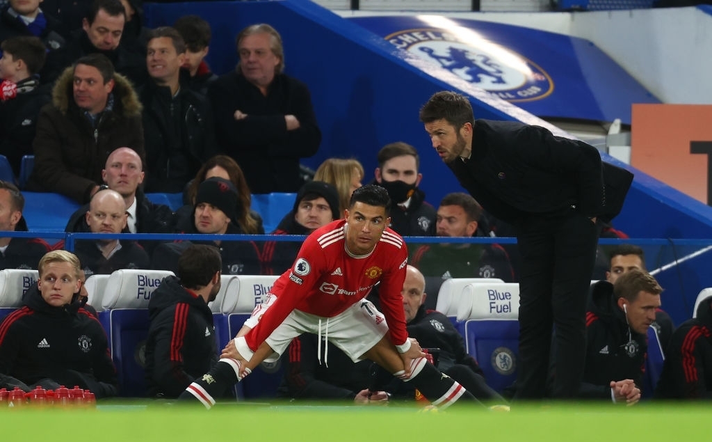 Cristiano Ronaldo dự bị trước Chelsea