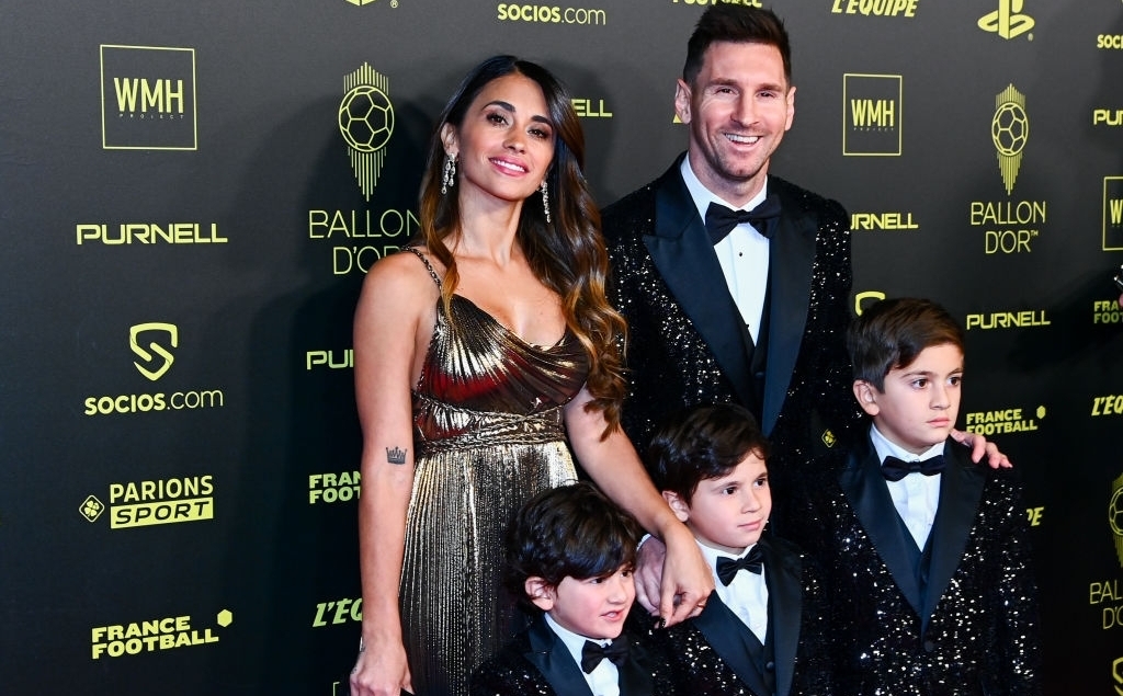 Hành động đẳng cấp của Messi trong lễ trao giải Quả bóng vàng Hành động đẳng cấp của Messi trong lễ trao giải Quả bóng vàng