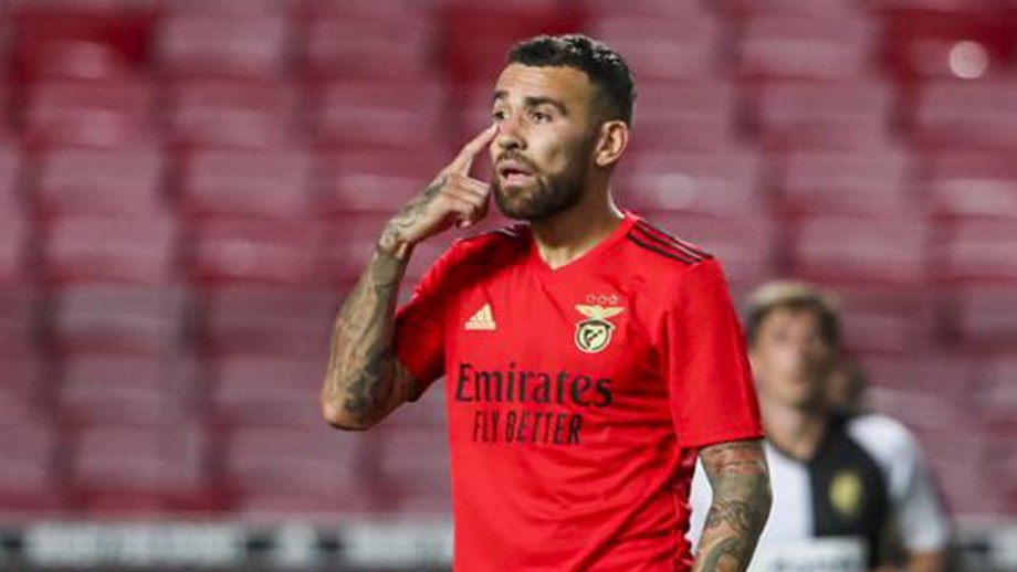 Nhà của Nicolas Otamendi bị đột nhập