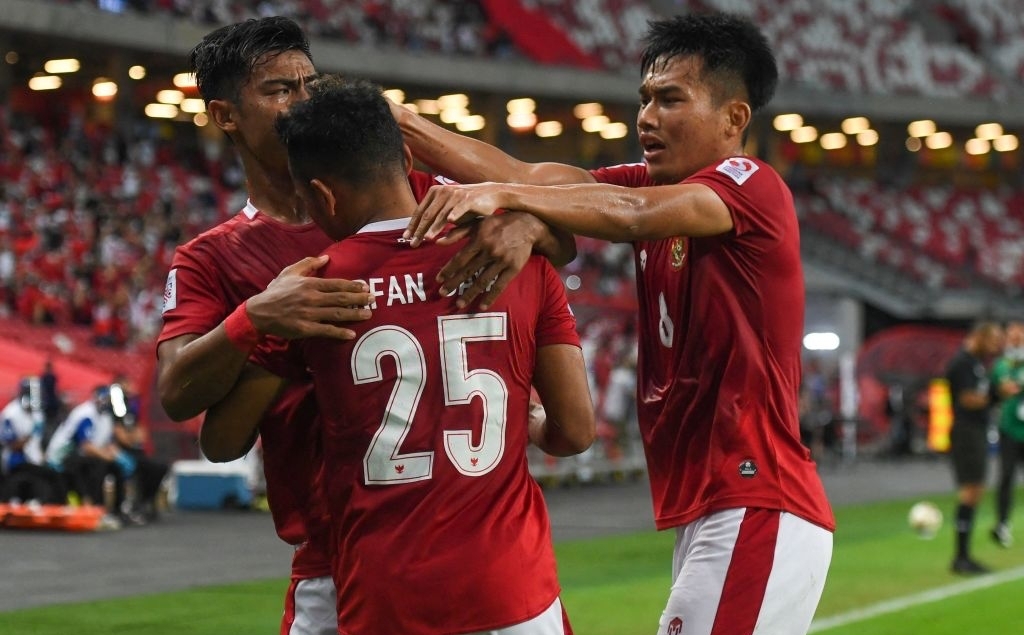 Indonesia đánh bại Malaysia 4-1 và giành ngôi nhất bảng B Indonesia đánh bại Malaysia 4-1 và giành ngôi nhất bảng B