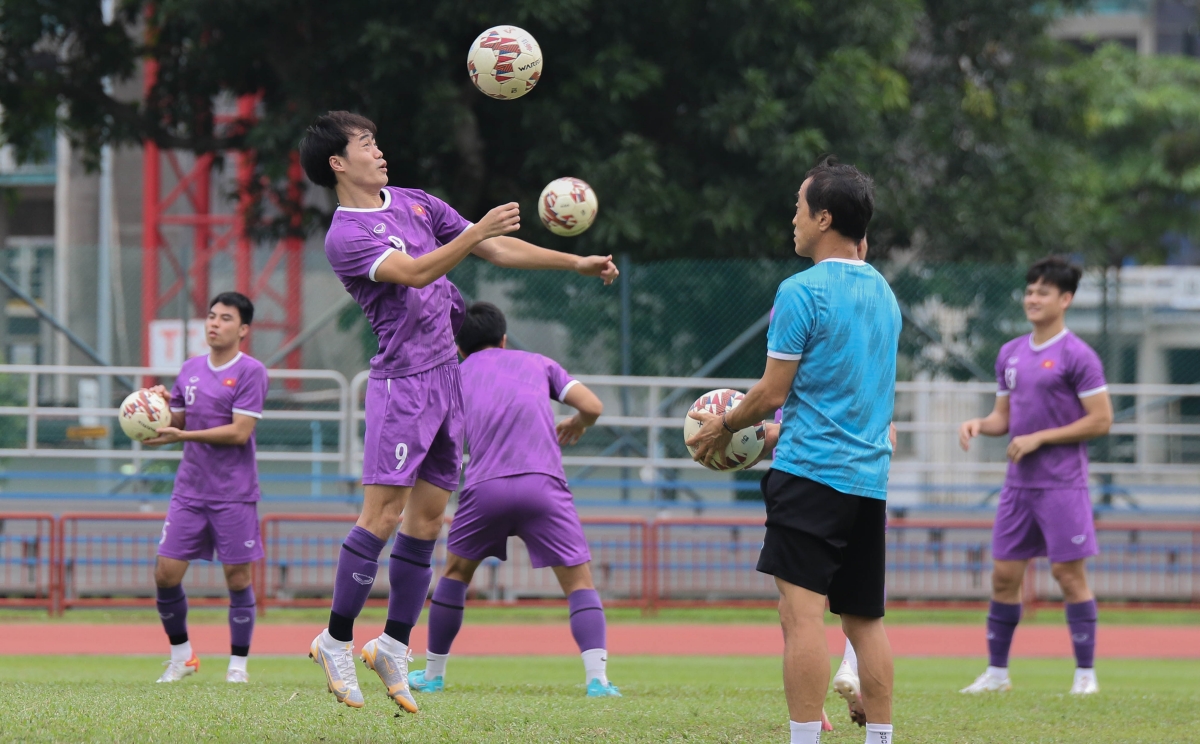 Tuyển Việt Nam rèn phương án đấu Thái Lan 21/12