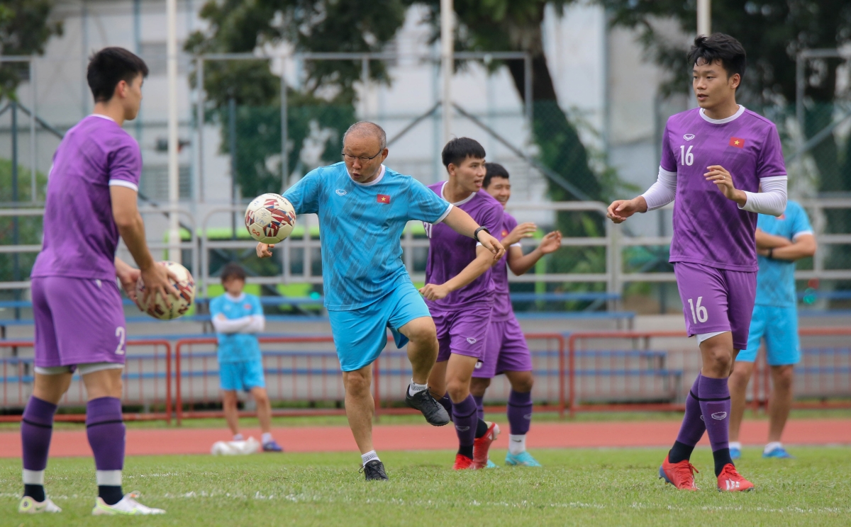 Tuyển Việt Nam rèn phương án đấu Thái Lan 21/12