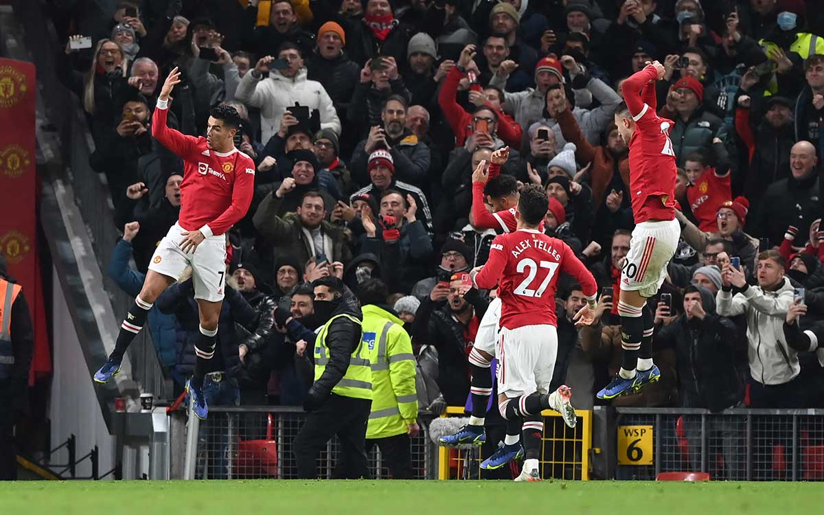 Video bóng đá Anh MU vs Arsenal: CR7 lập 1 cú đúp