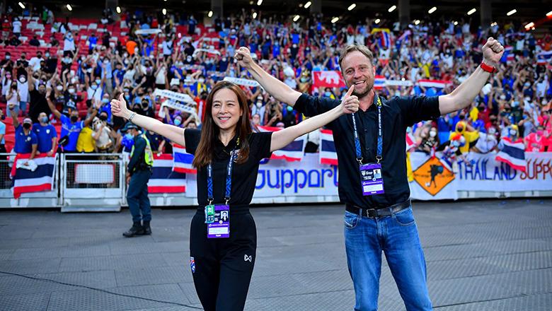 Nualphan Lamsam Nualphan Lamsam