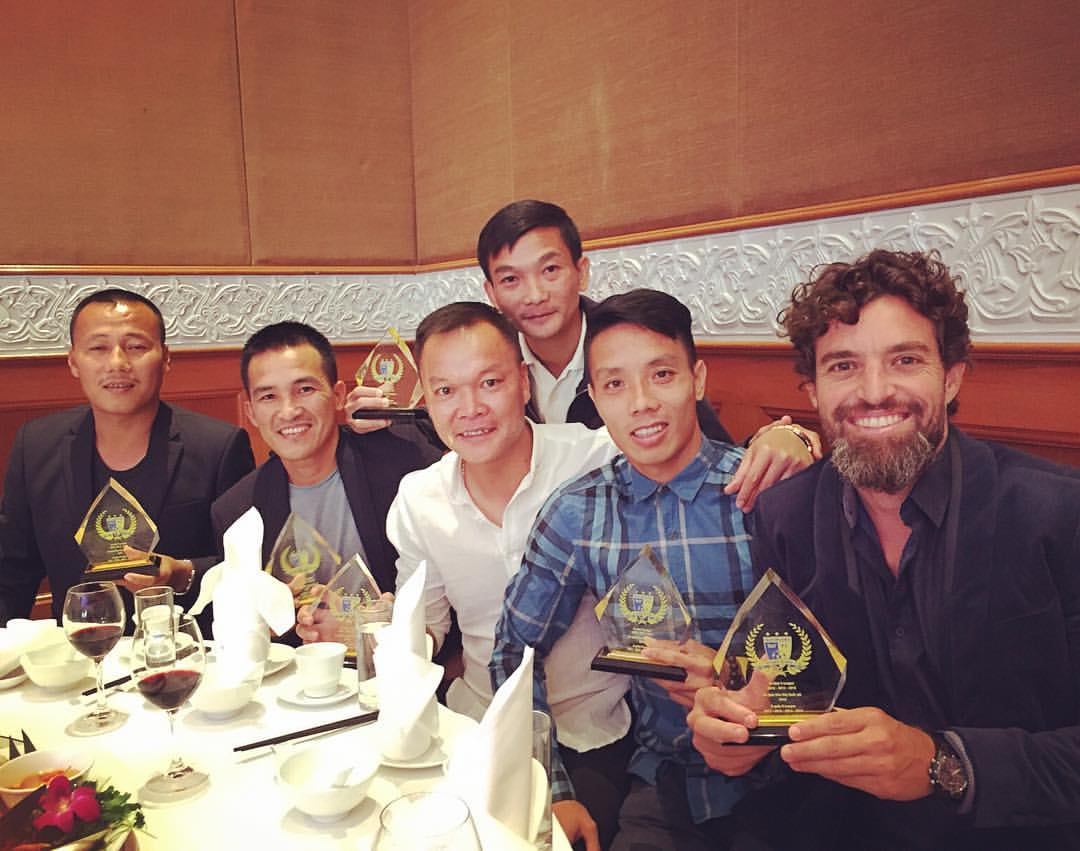 Cựu ngoại binh CLB Hà Nội Khi mới tới Việt Nam, ấn tượng của tôi về bóng đá ở đây là nó rất bạo lực hình ảnh gốc 2