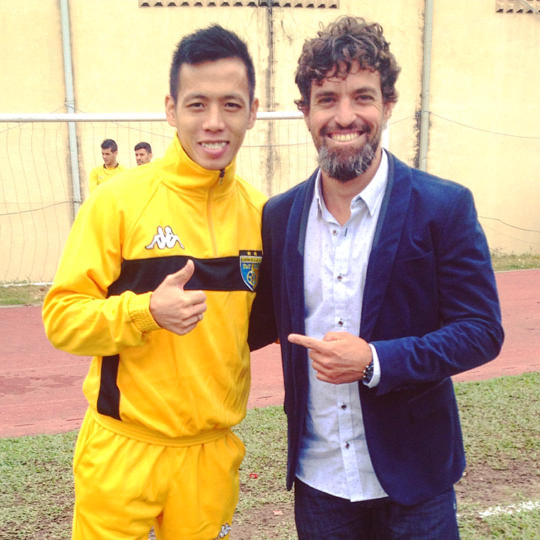 Cựu ngoại binh CLB Hà Nội Khi mới tới Việt Nam, ấn tượng của tôi về bóng đá ở đây là nó rất bạo lực hình ảnh gốc 2