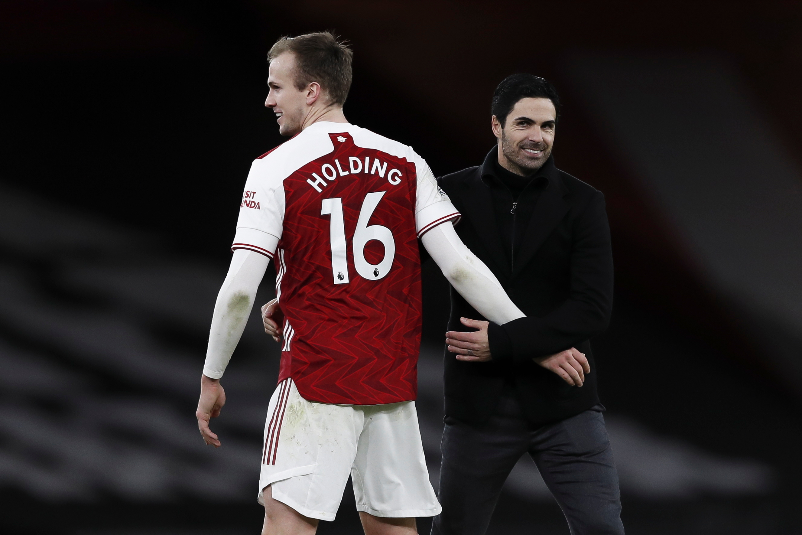 Rob Holding Từ bờ vực ra đi đến thủ lĩnh phòng ngự của Arsenal hình ảnh