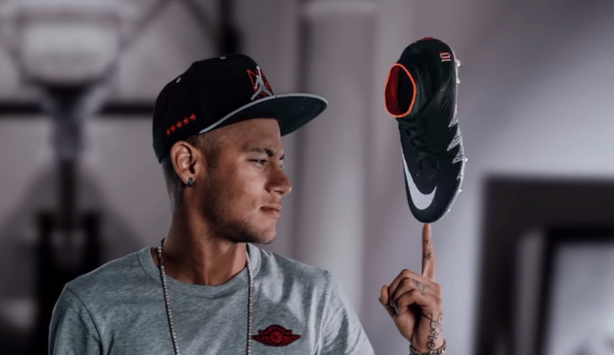 Vì sao Nike chấp nhận để Neymar ra đi hình ảnh