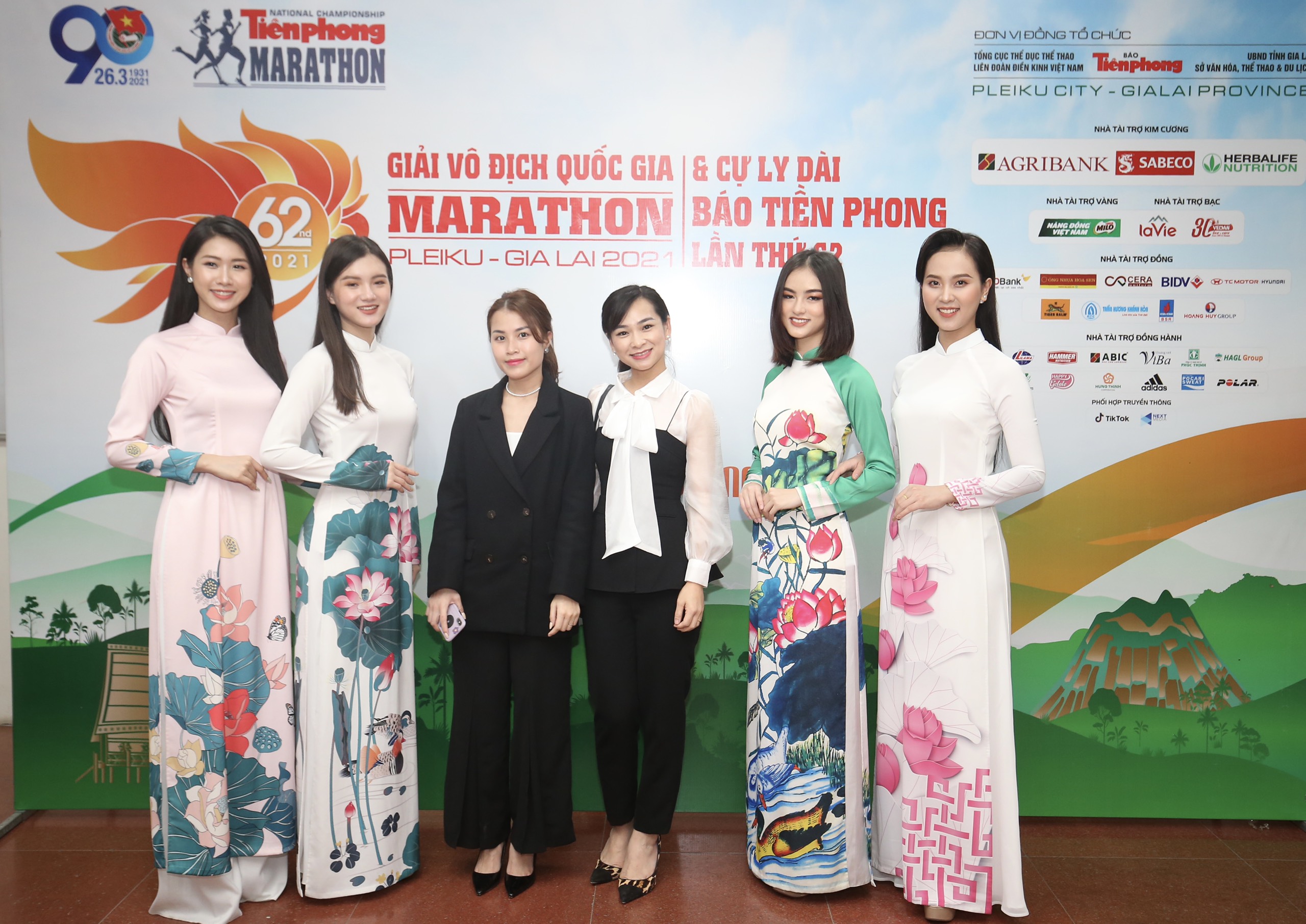 Giải Tiền Phong Marathon 2021 lập kỷ lục số VĐV tham dự hình ảnh