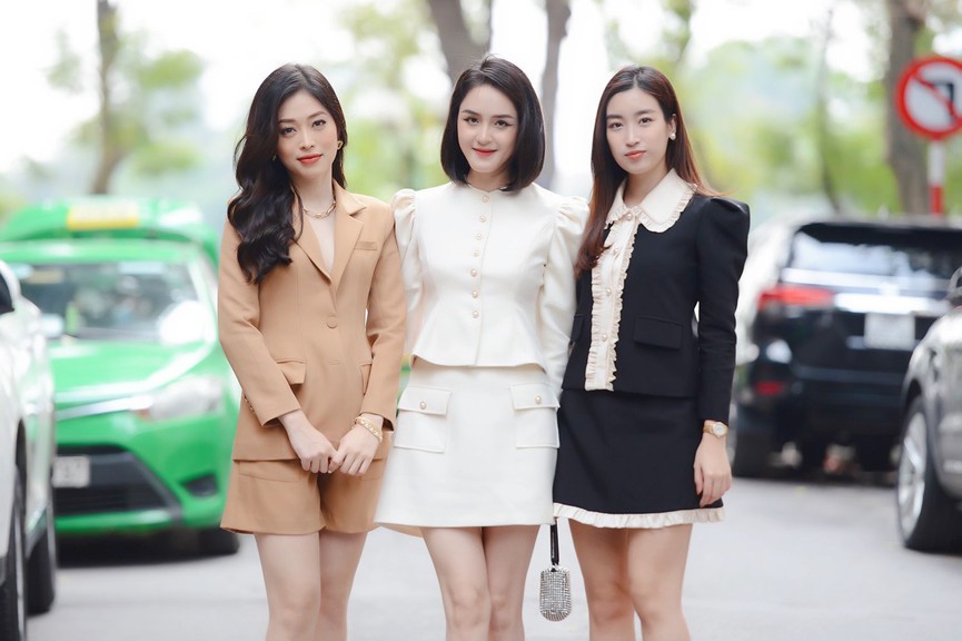 Hoa hậu Đỗ Mỹ Linh, Á hậu Phương Nga, Á hậu Hoàng Anh tại buổi họp báo Tiền phong Marathon 2021