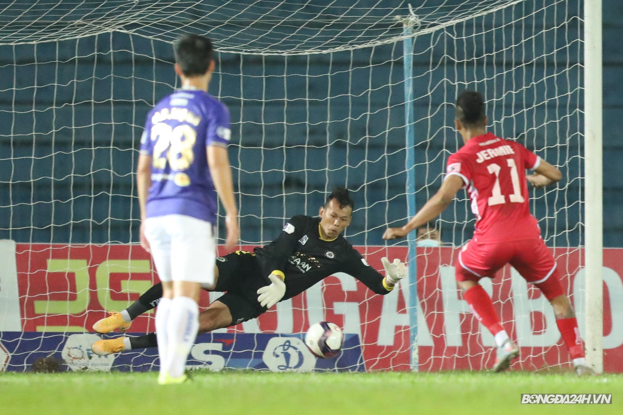 Bùi Tấn Trường Hải Phòng vs Hà Nội