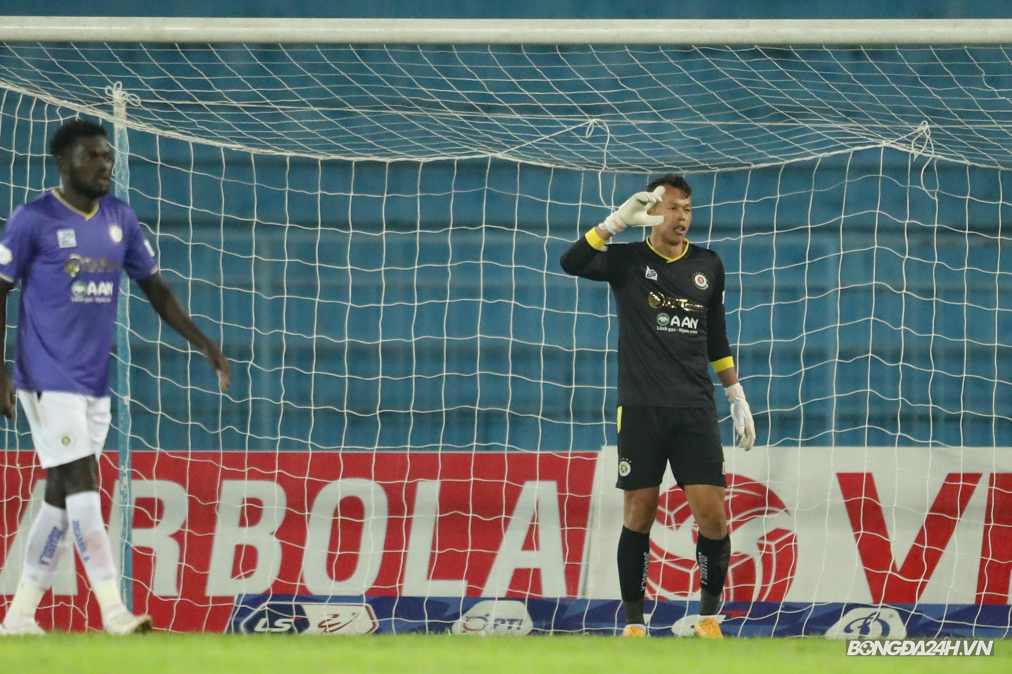 Bùi Tấn Trường Hải Phòng vs Hà Nội