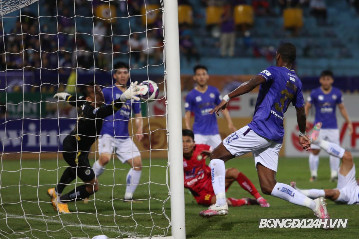 ẢNH Tấn Trường tức giận sau bàn thắng của Samson hình ảnh gốc 2 ẢNH Tấn Trường tức giận sau bàn thắng của Samson hình ảnh gốc 2