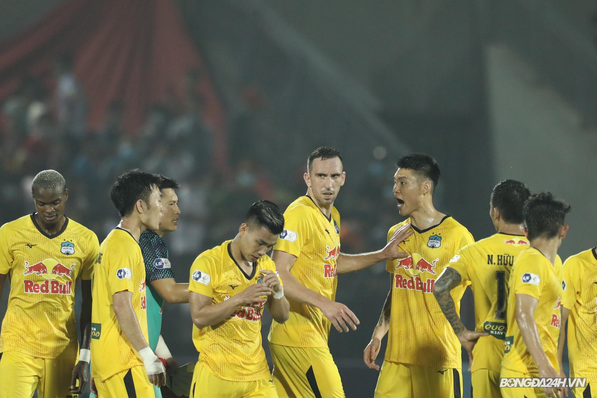 Xuân Trường được ủng hộ sau khi nổi cáu với đồng đội hình ảnh