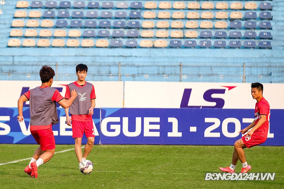 ẢNH Quế Ngọc Hải và đồng đội diện áo mới trước đại chiến HAGL hình ảnh gốc 2