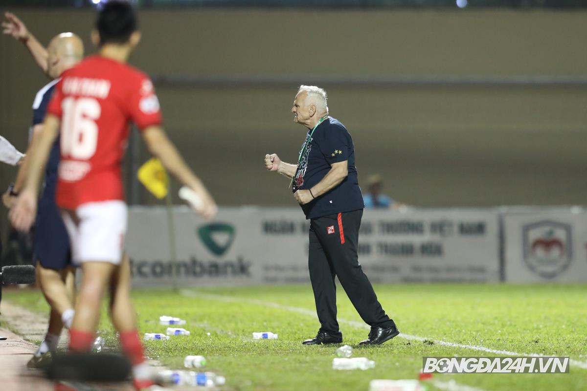 Ljupko Petrovic Thanh Hóa vs TP Hồ Chí Minh