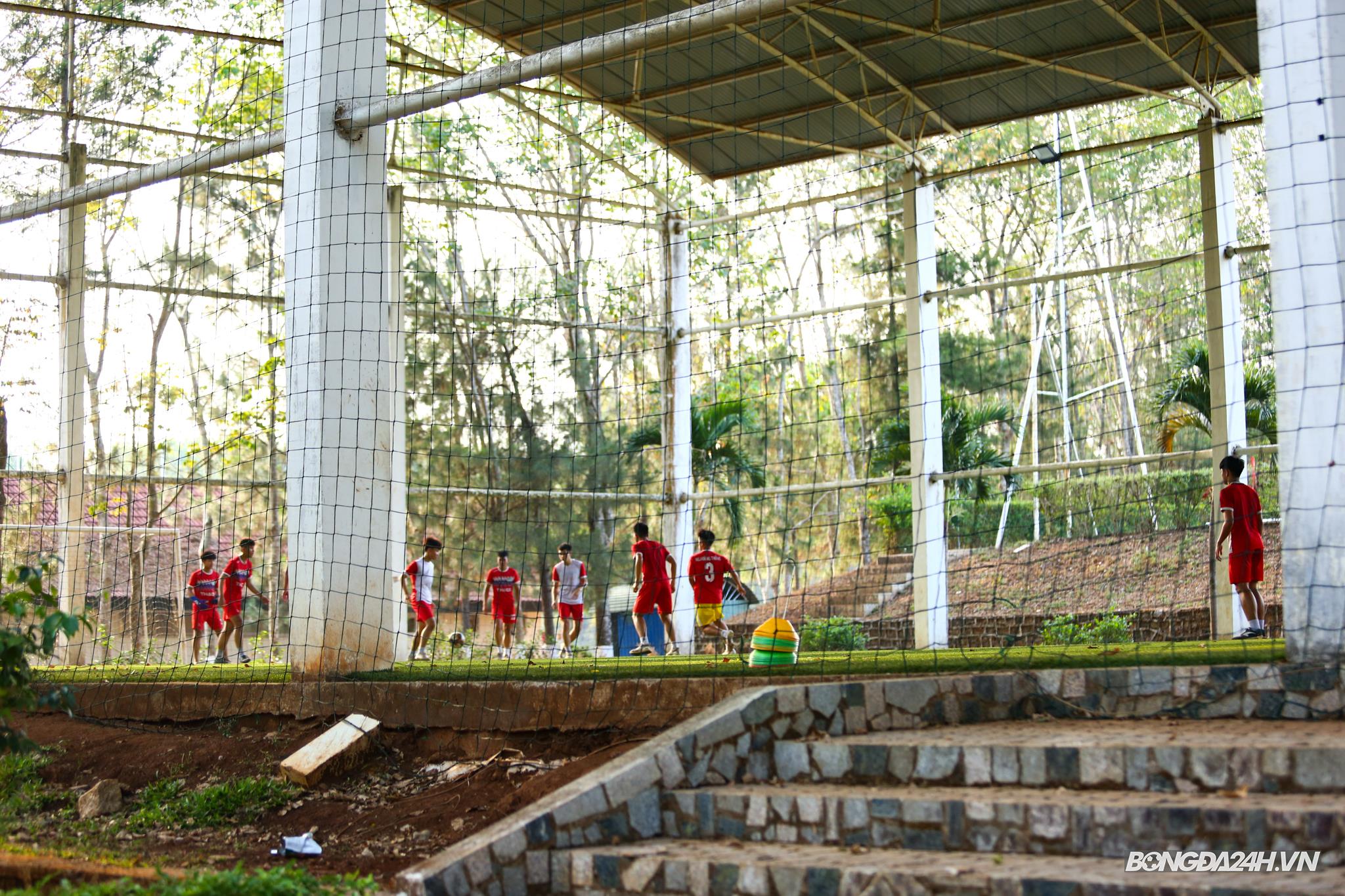 bản doanh của CLB HAGL tại núi Hàm Rồng