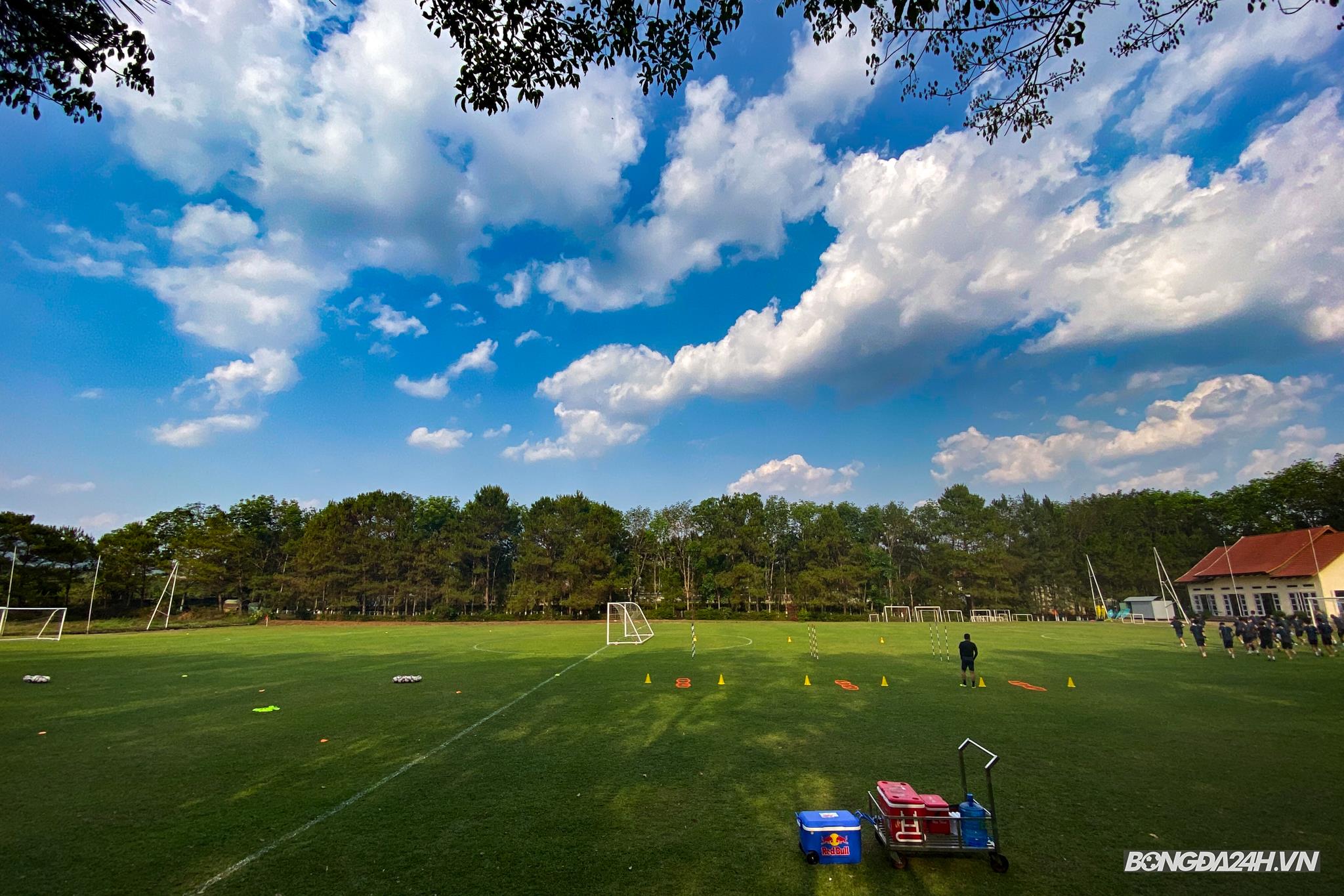 bản doanh của CLB HAGL tại núi Hàm Rồng