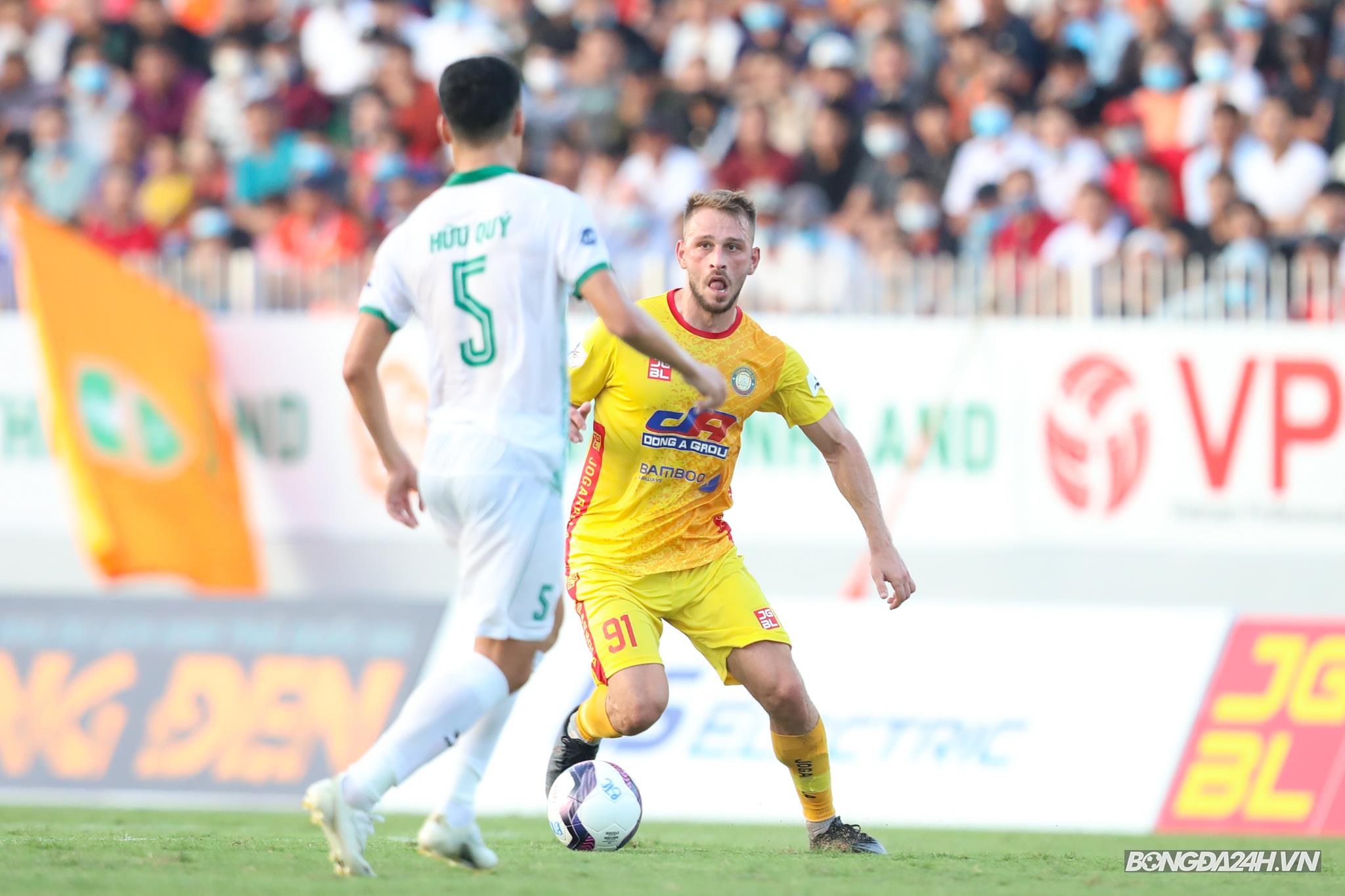 Gramoz Kurtaj Bình Định vs Thanh Hóa