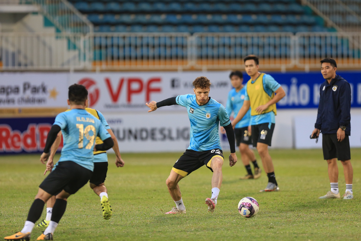 Geovane Hà Nội tập 17/4