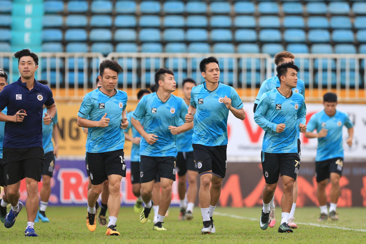 Văn Quyết CLB Hà Nội tập 17/4