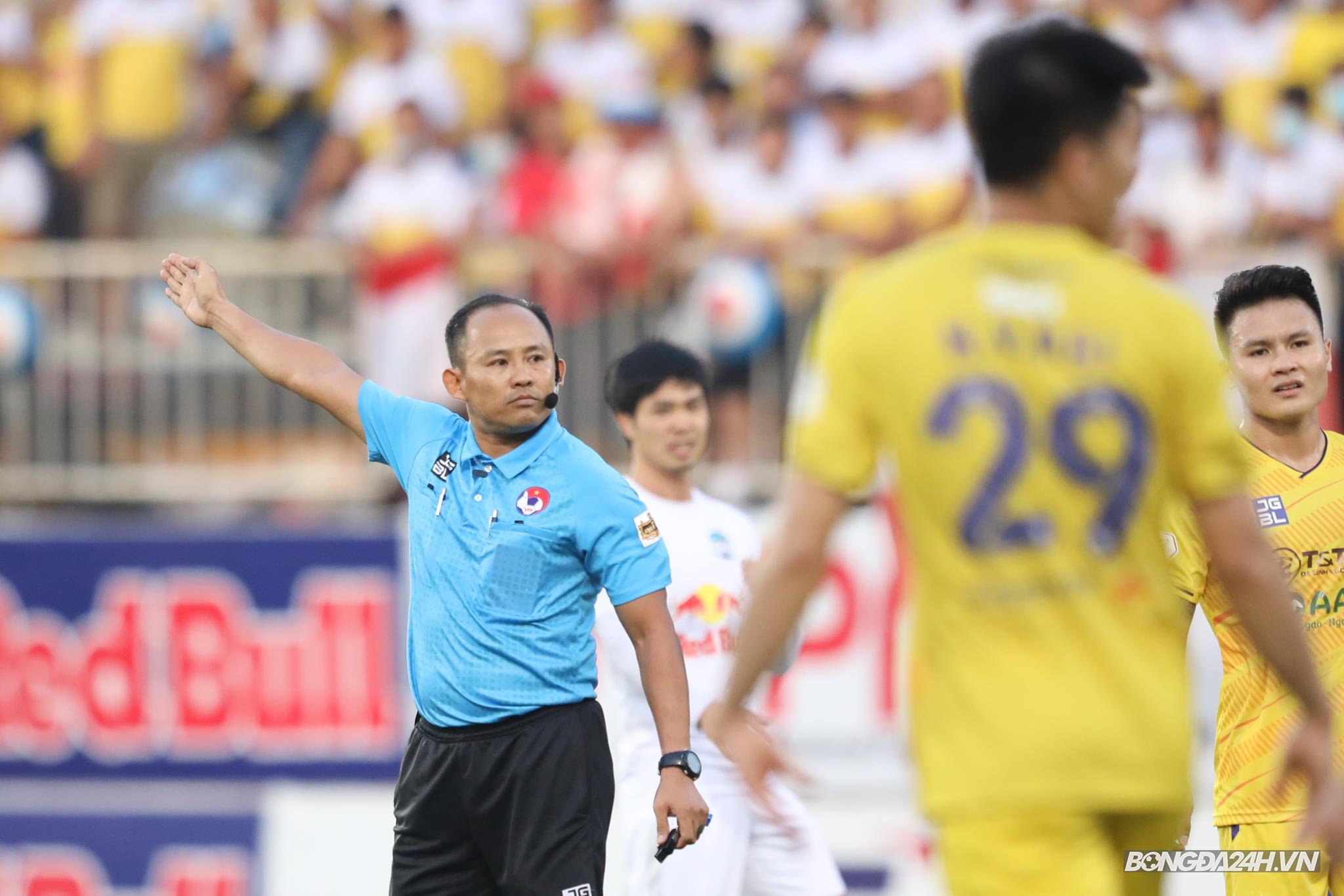 trọng tài Vũ Nguyên Vũ HAGL vs Hà Nội