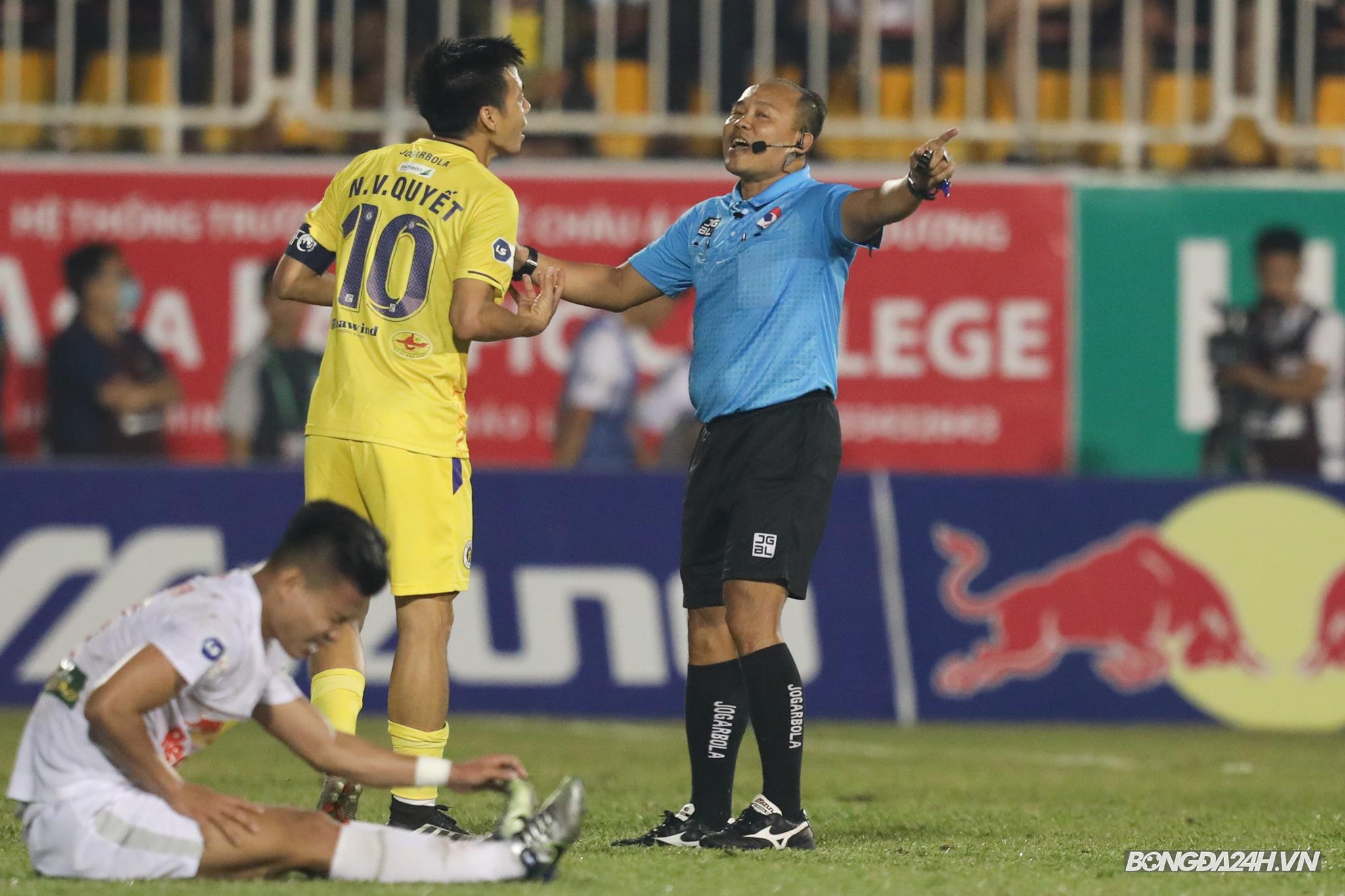 trọng tài Vũ Nguyên Vũ HAGL vs Hà Nội