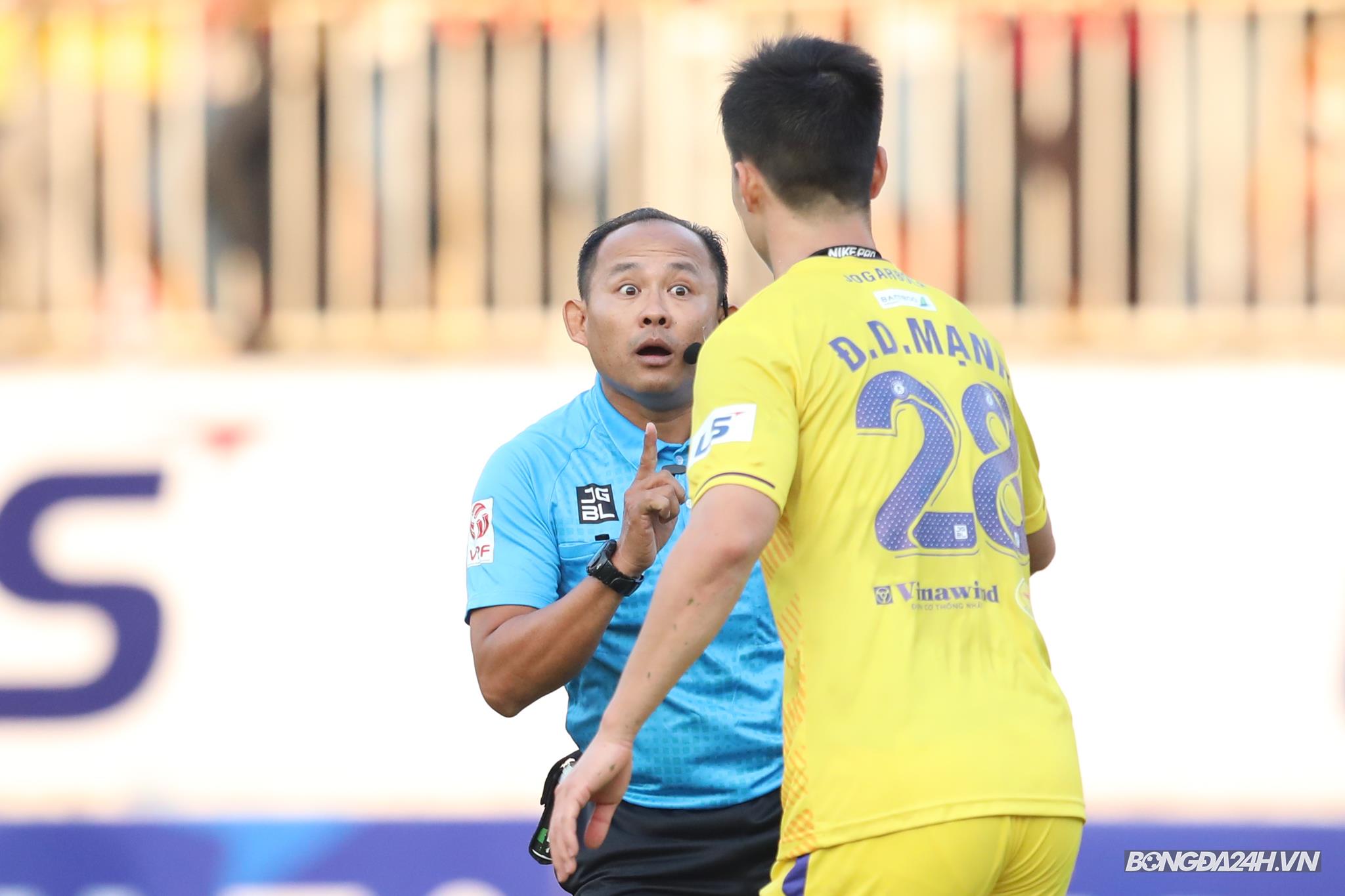 trọng tài Vũ Nguyên Vũ HAGL vs Hà Nội