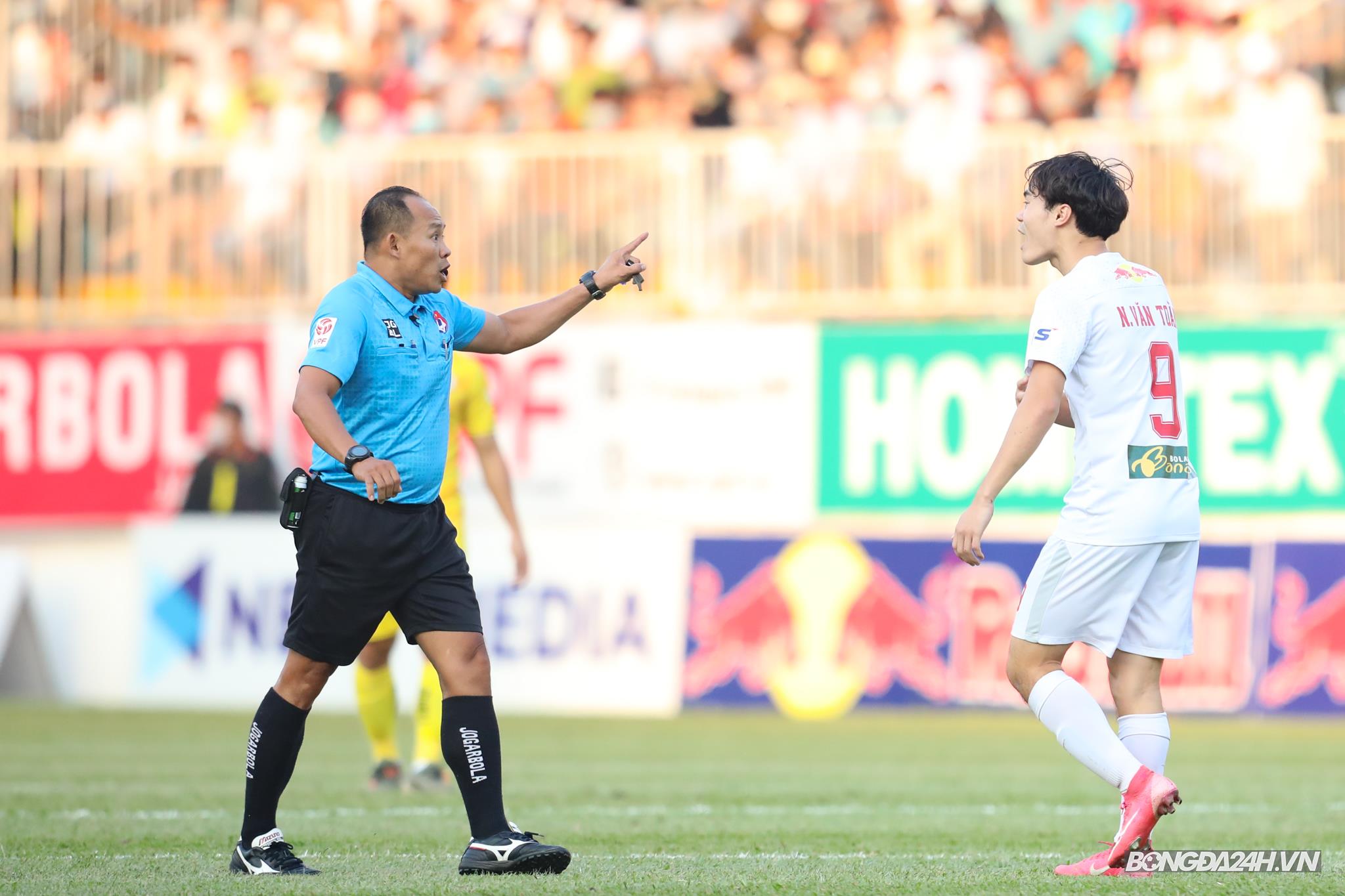 trọng tài Vũ Nguyên Vũ HAGL vs Hà Nội