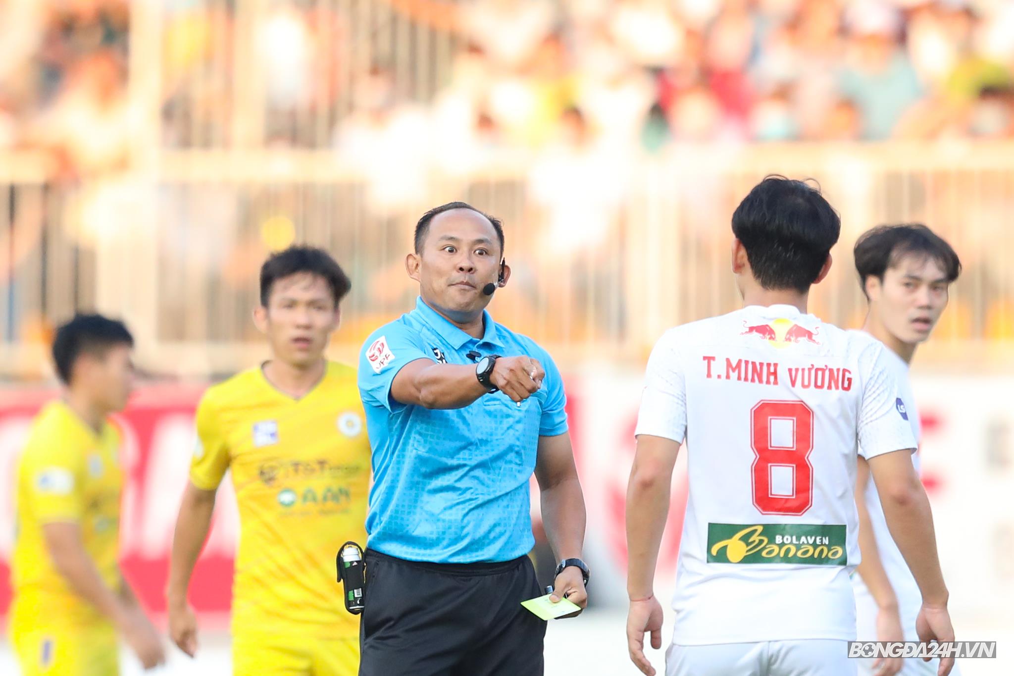 trọng tài Vũ Nguyên Vũ HAGL vs Hà Nội