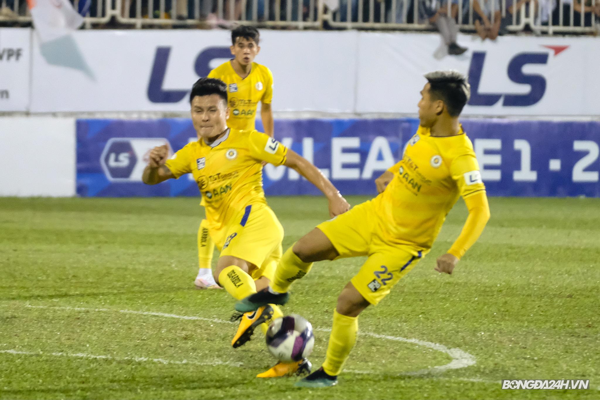 Quang Hải HAGL vs Hà Nội 18/4