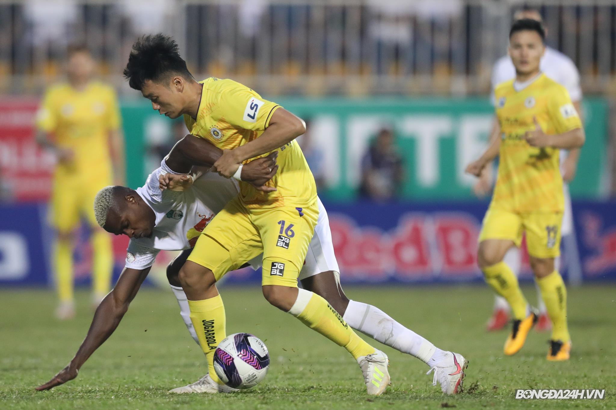 Thanh Chung Washington Brandao HAGL vs Hà Nội