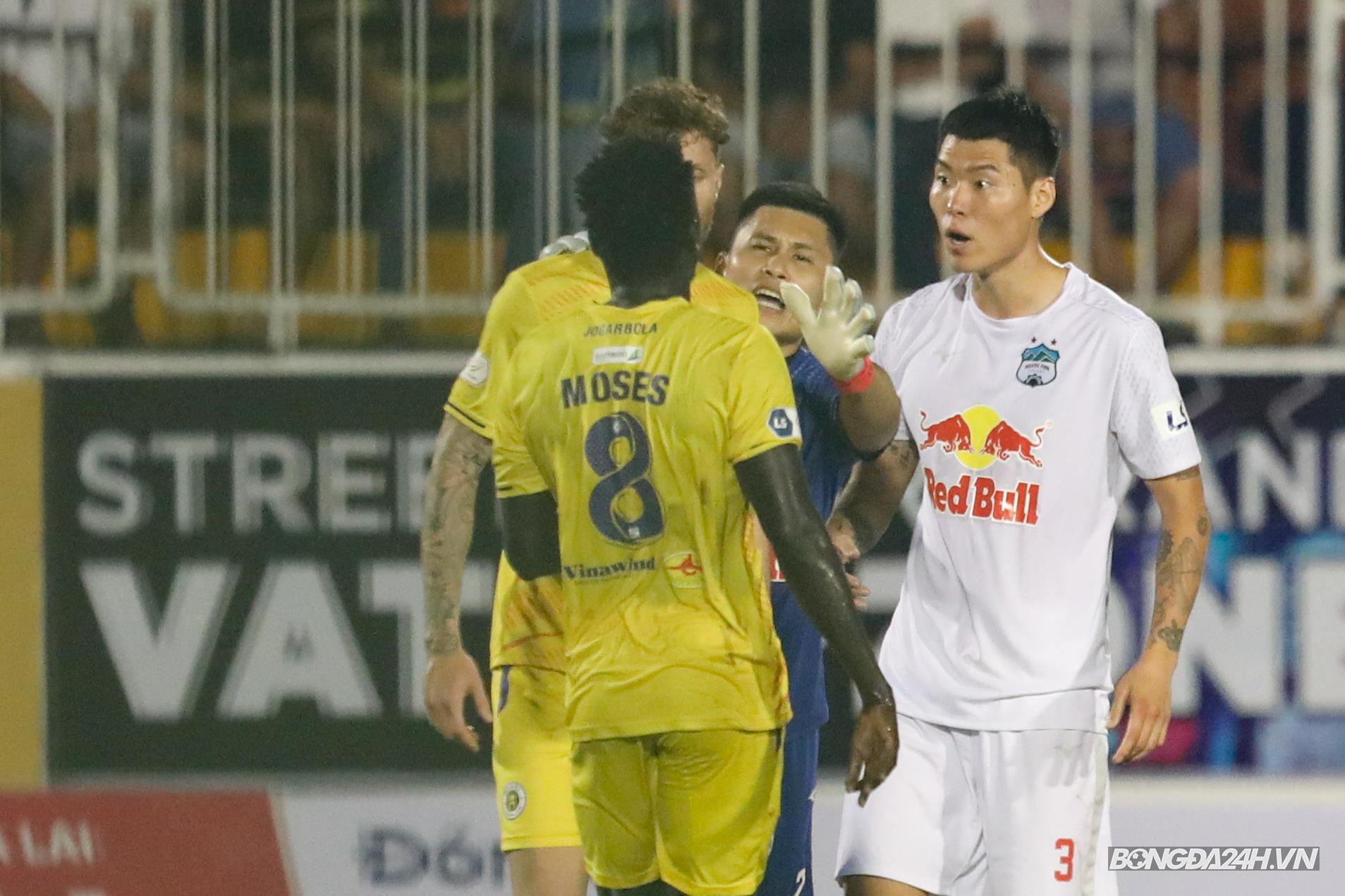 Kim Dong Su HAGL vs Hà Nội