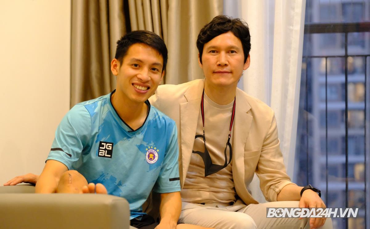 HLV Park Choong Kyun thăm Đỗ Hùng Dũng tại nhà riêng