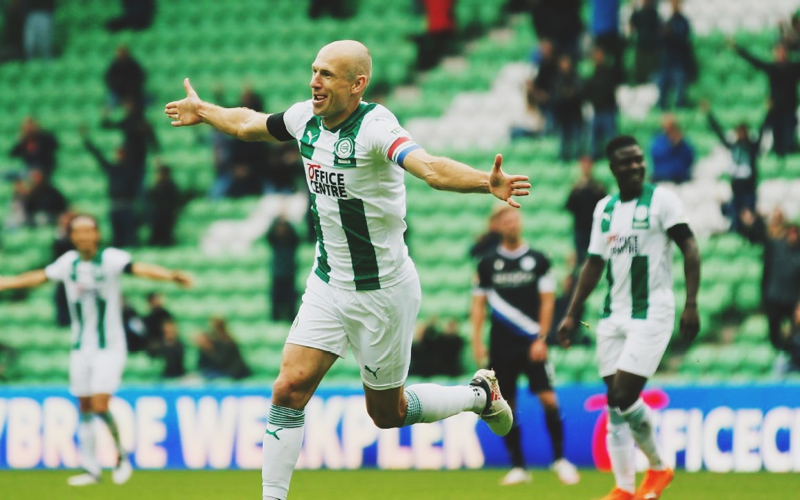 Phút bù giờ của Arjen Robben