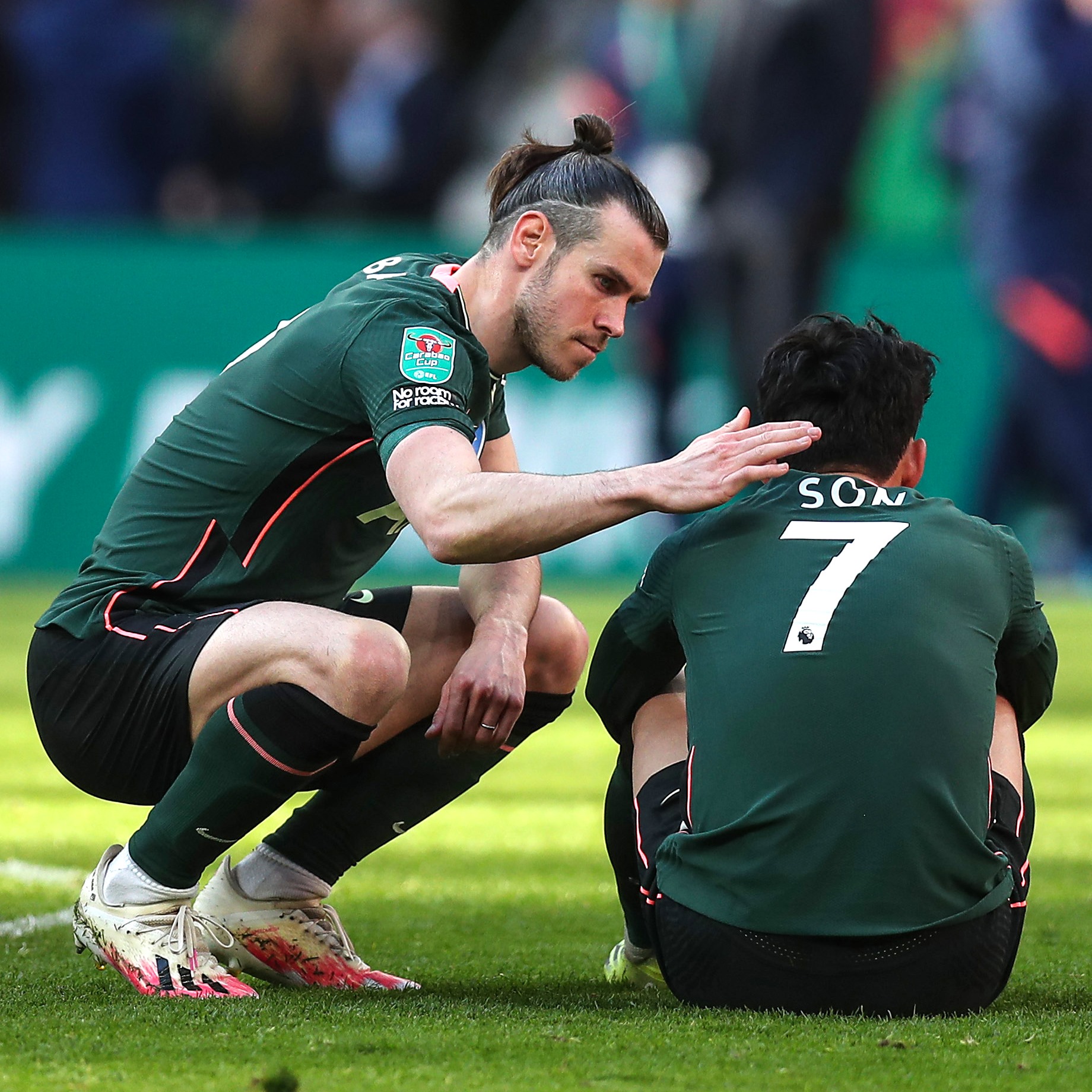 Tottenham thất bại, Son Heung Min lại khóc