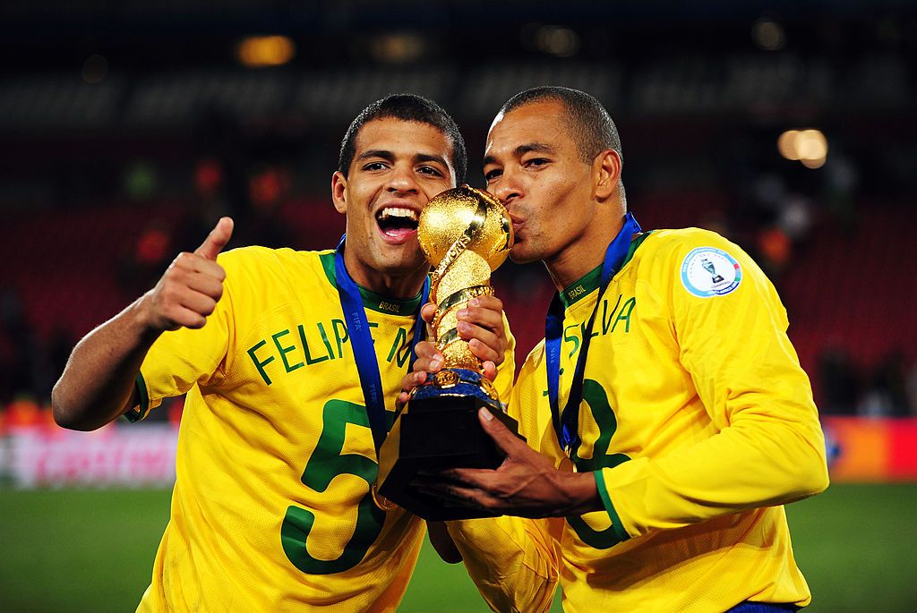 Gilberto Silva: Khi tình yêu bắt đầu từ chiếc radio