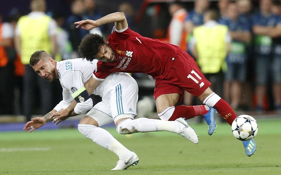 Real Madrid vs Liverpool: Đại chiến giữa bộn bề lo toan