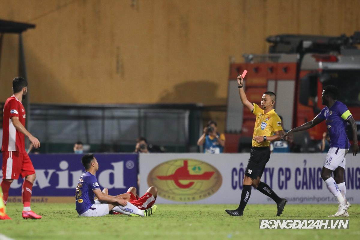Đức Huy thẻ đỏ Hà Nội vs Viettel