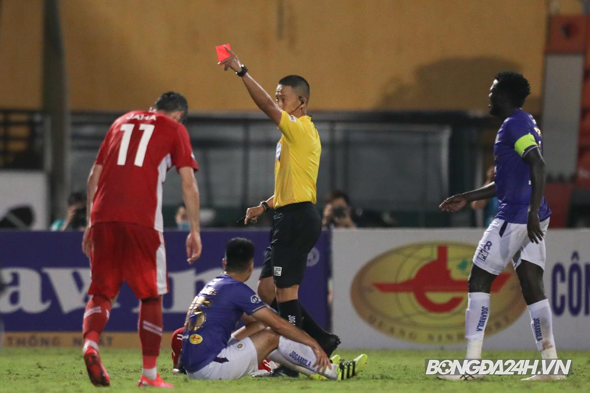 Đức Huy thẻ đỏ Hà Nội vs Viettel