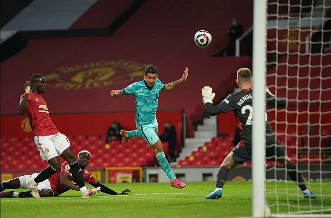 MU để Liverpool ghi 4 bàn trên sân Old Trafford