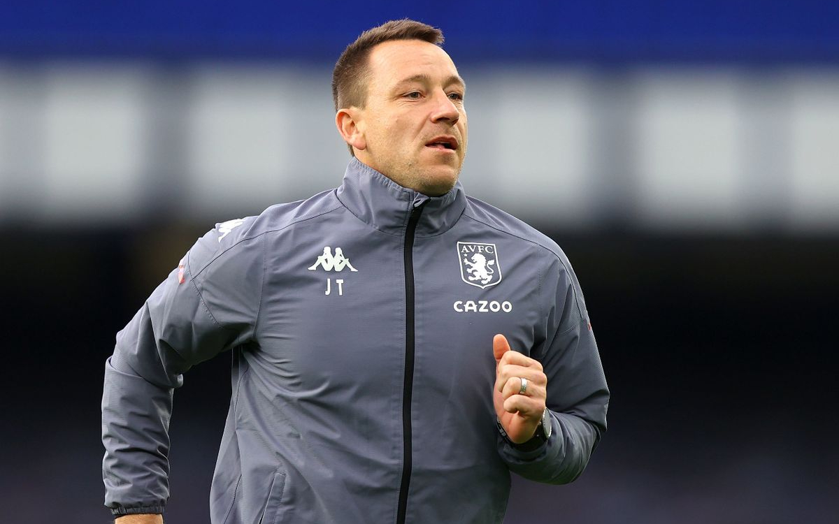 John Terry: Rót nước, pha trà và không ngừng học hỏi