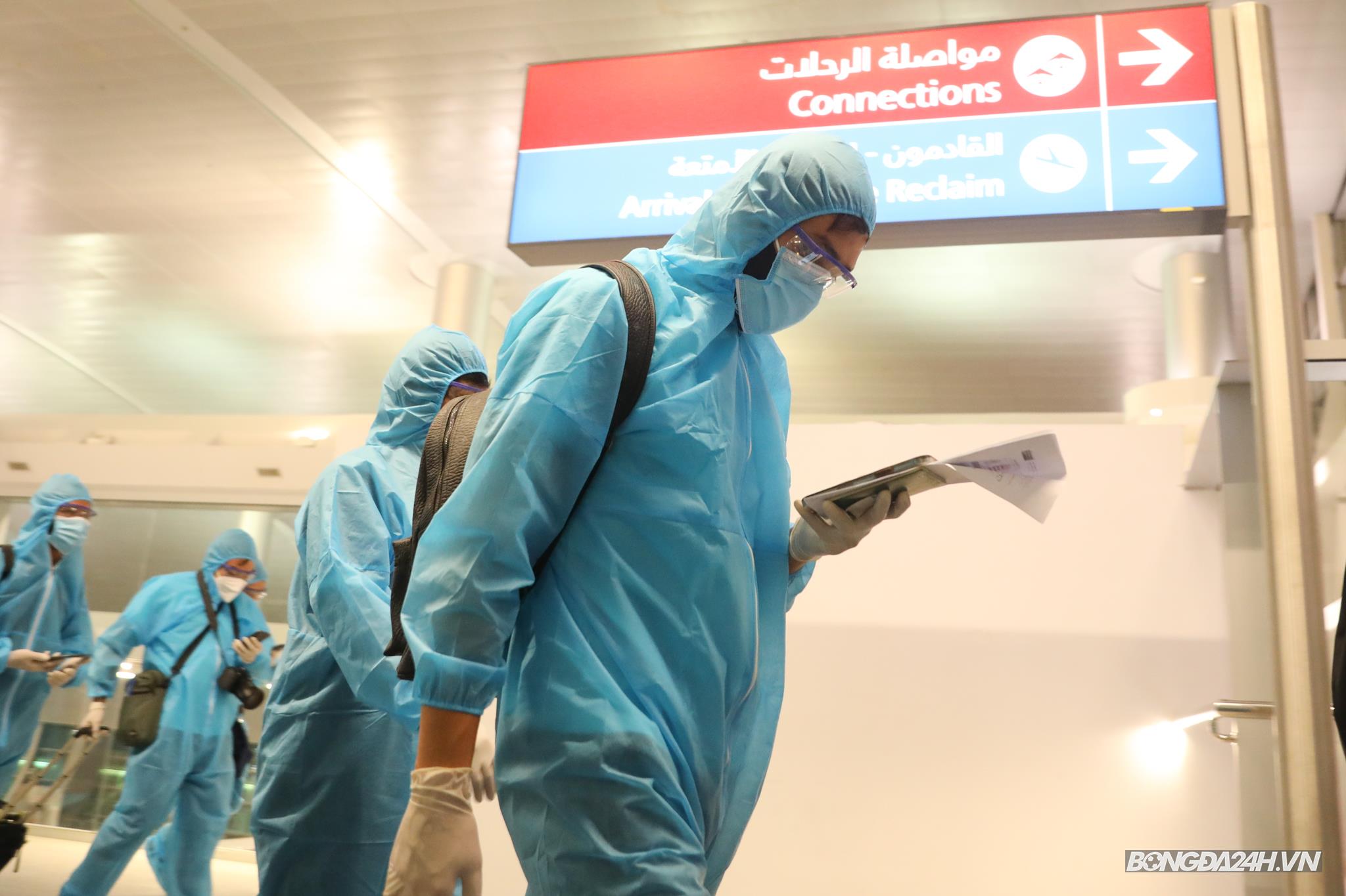 ĐT Việt Nam mặc đồ bảo hộ