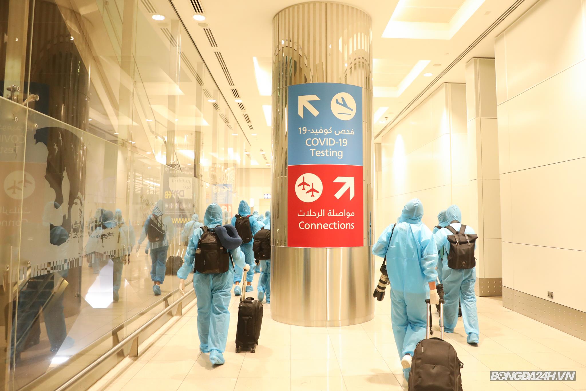 ĐT Việt Nam mặc đồ bảo hộ