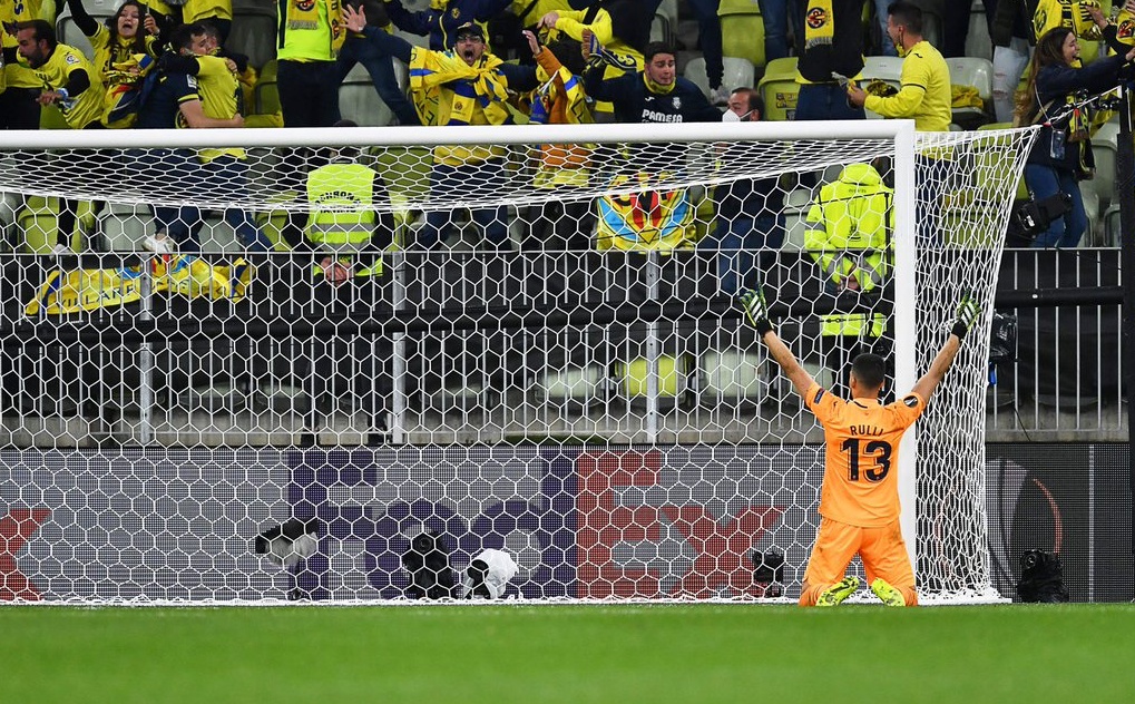 Rulli là cựu thủ môn Man City