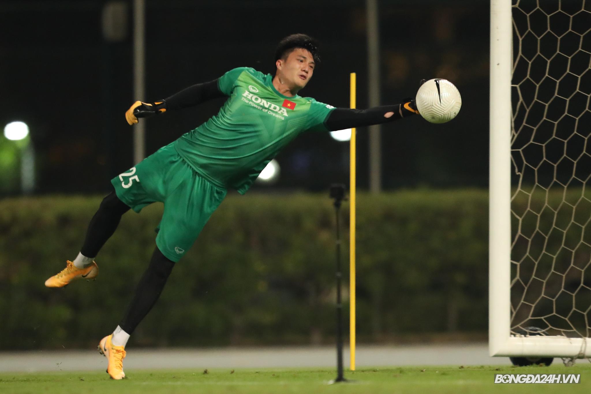 Nguyễn Văn Hoàng ĐT Việt Nam