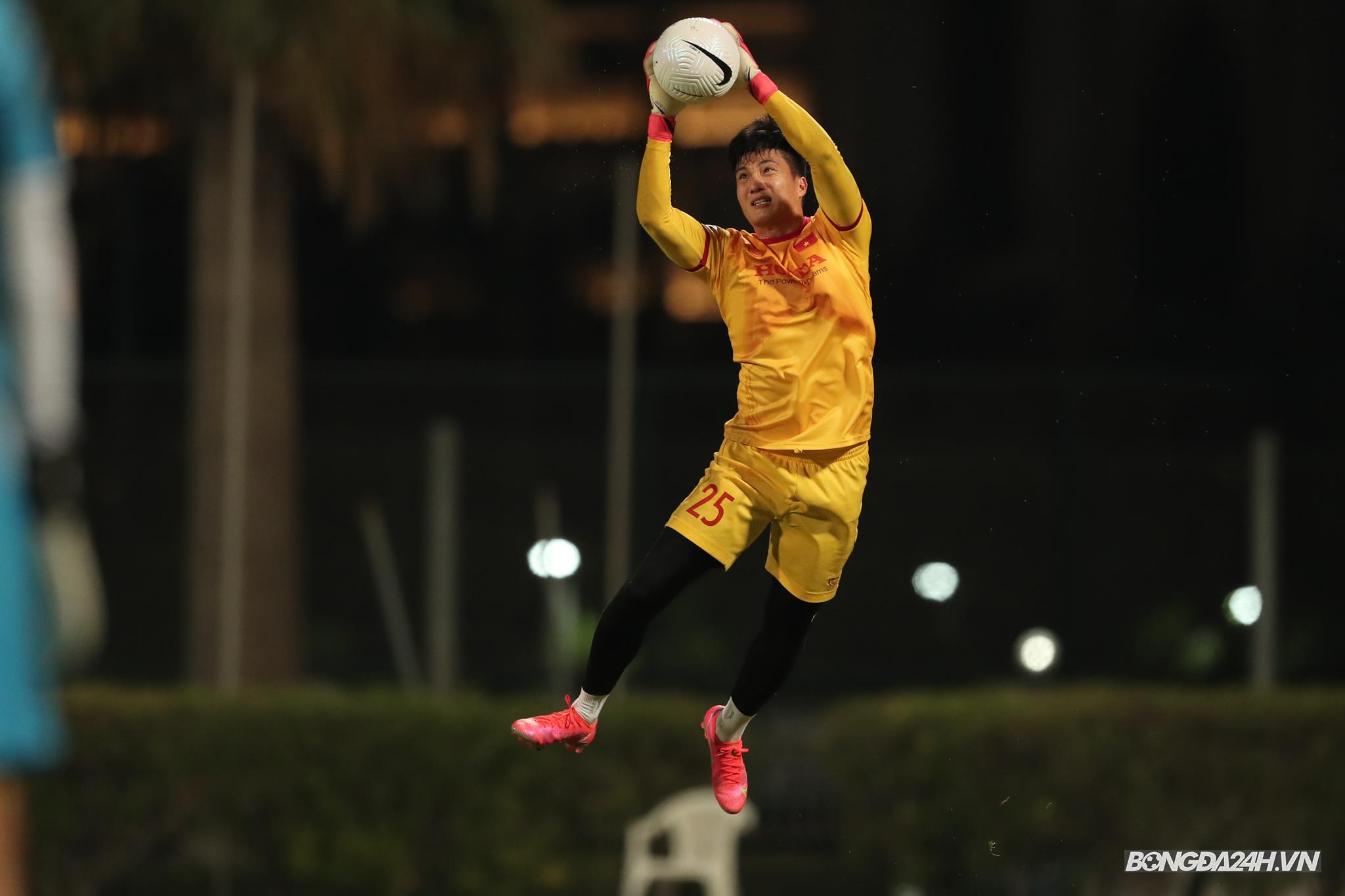 Nguyễn Văn Hoàng thủ môn ĐT Việt Nam