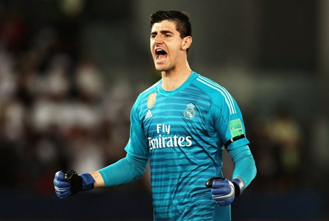 Hai thái cực của Thibaut Courtois: Con rắn độc và vị cứu tinh