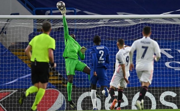 Mendy xuất thần cản phá 2 pha dứt điểm của Benzema