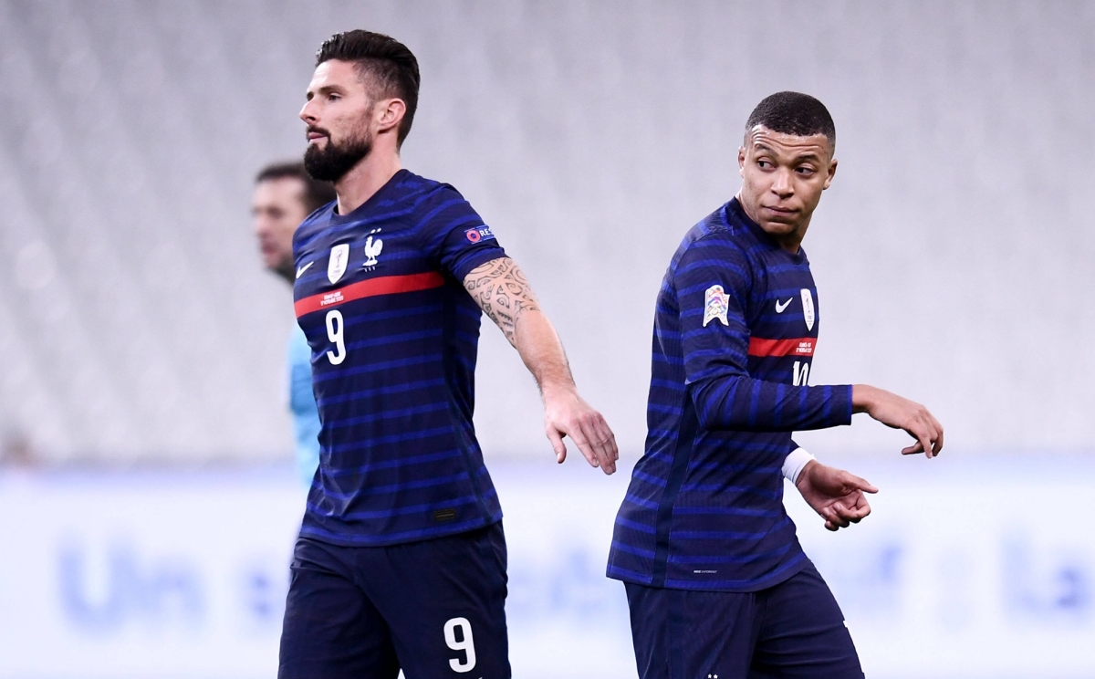 Mbappe cảm thấy xúc phạm bởi Giroud